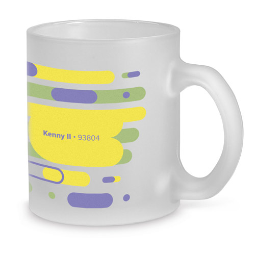 Taza de cristal esmerilado con formas abstractas en amarillo, verde y morado y texto Kenny II · 93804