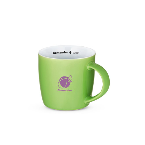 taza verde con logo Comander y número 93833 en el interior
